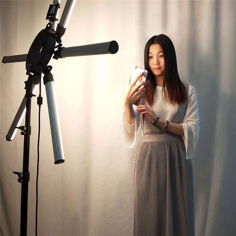 Nuova Lampada LED a 6 Tubi Eye - Photography Lighting Youtube recensione e prezzo